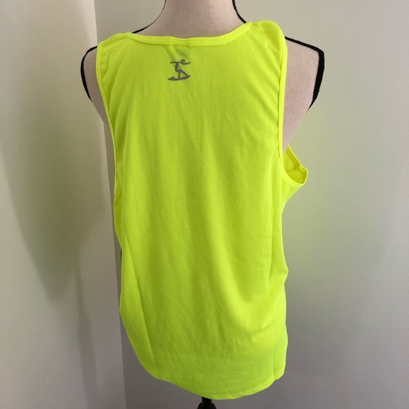 NWT! Uzzi brand SPF50 tank top Size L - Picture 5 of 5